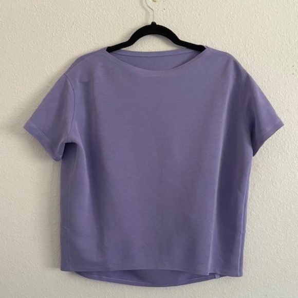 lululemon athletica Tops - Lululemon Back in Action SHORT-Sleeve Shirt *Pique PURPLE 💜 PERFECT Size 4